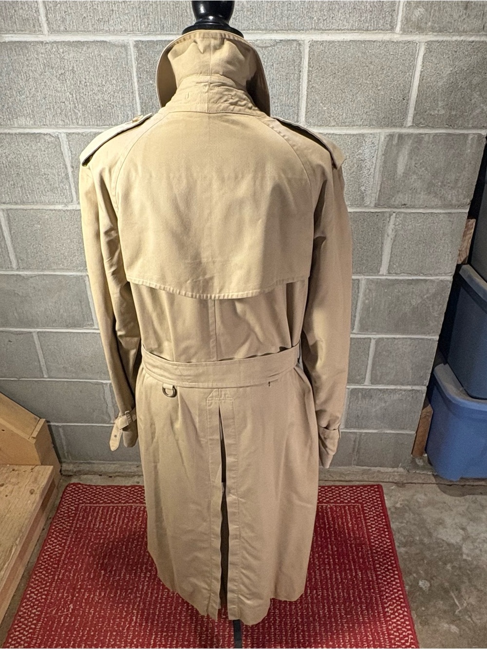 Burberry trench coat. - Picture 7 of 15